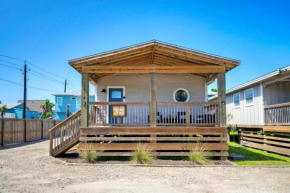 Dual Port A Cottages 2 Complete Homes Walk to the Beach Patio Fully-Equipped Kitchens